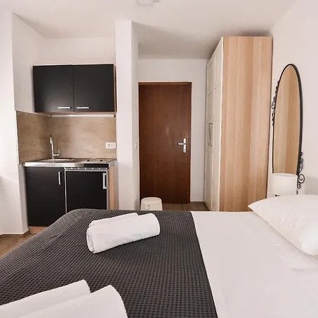 Apartment Old Town 1 *