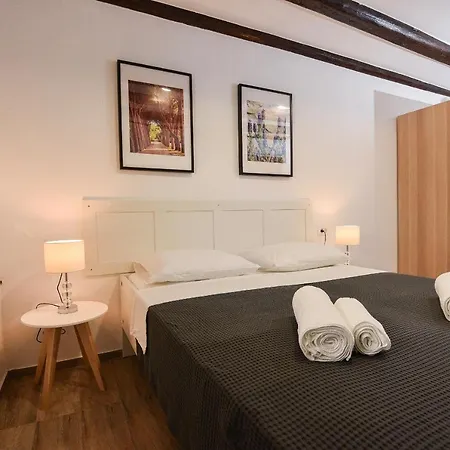 Lägenhet Old Town 1 Pula