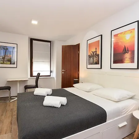 Old Town 1 Apartman *