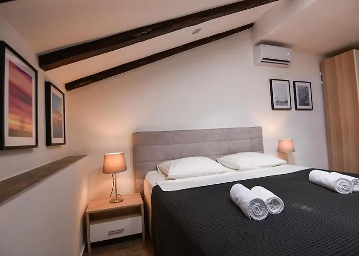 Apartman Old Town 1 *